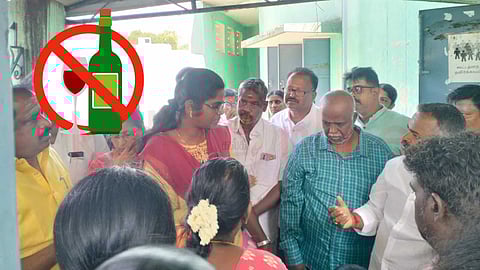 Protest against no Tasmac shop in Kudiatham