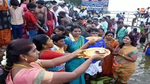 காவிரி தாய்க்கு வழிபாடு