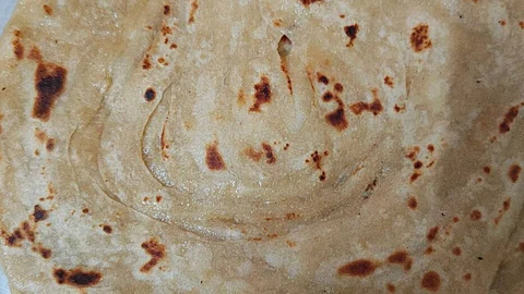 ராகி, சோள மாவு, ஸ்வீட் பொட்டட்டோ பரோட்டா