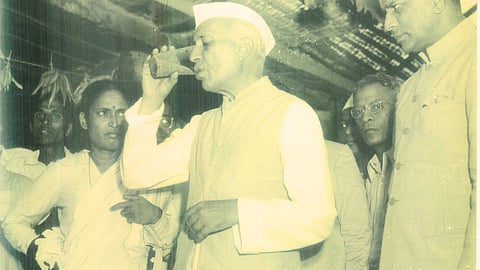 ஜவஹர்லால் நேரு...