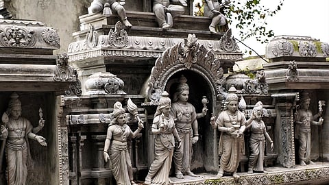 கோவில் சிலைகள்...