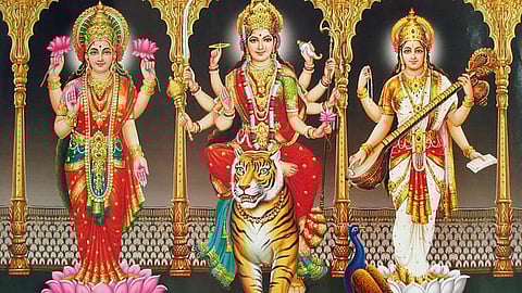 Sri Mahalakshmi, Sri Durgai. Sri Saraswathi