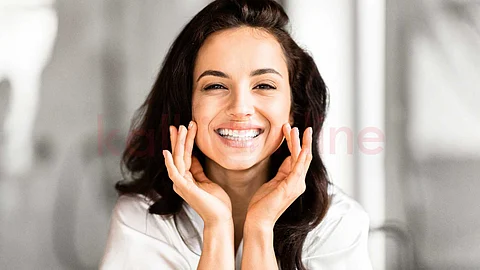 Blooming face attracts others!