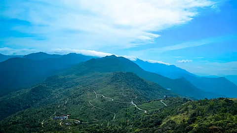 The scenic hill station 'Golden Peak' Ponmudi!