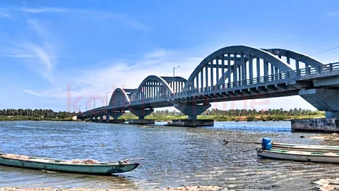 The Manakudi Bridge that will steal our hearts..!