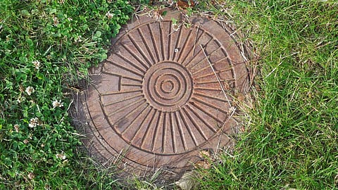 Advantages and disadvantages of underground sewers!