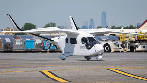 first electric plan Alia cx 100