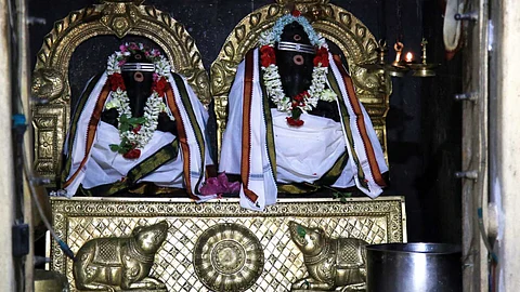 Irattai Pillaiyar Worship to Solve Family Problems