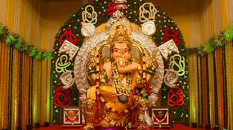 King Circle GSB Pandal Vinayaka statue