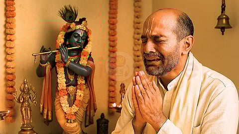 Shastri praying Krishna