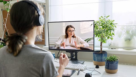 Work opportunities that help you earn money from home