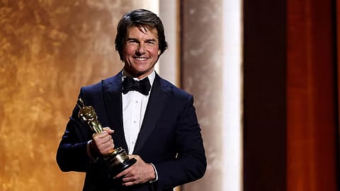 Tom Cruise Accepts Honorary Oscar
