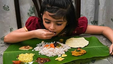 Benefits of eating with your hands