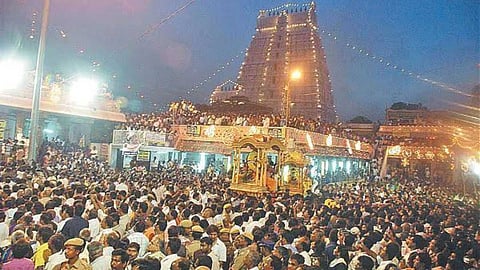 Karthigai Pournami Girivalam