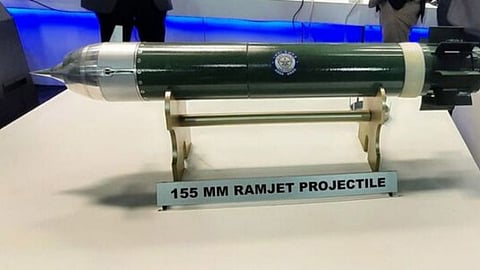ramjet-powered 155 mm artillery shells