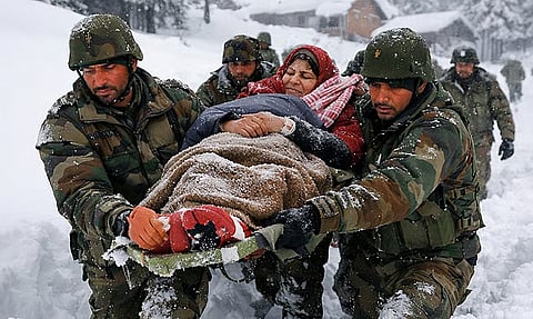 indian army saves pregnant woman