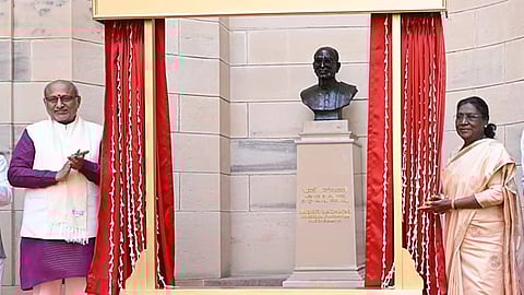 Rajaji statue