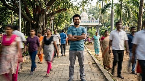 நல்ல மனிதர்கள்|a man standing in a pathway