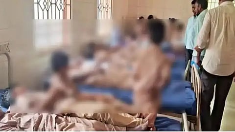 சாக்லேட் சாப்பிட்ட 18 பள்ளி மாணவர்கள் மருத்துவமனையில் அனுமதி!