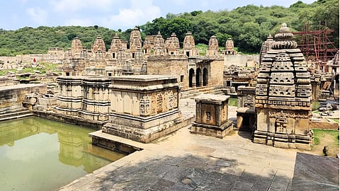 Bateshwar Nath Temple - படேஷ்வர்நாதர் ஆலயம்