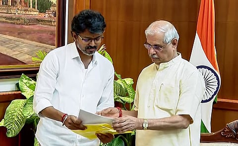 CM VIJAY - GOVERNOR ARLEKAR