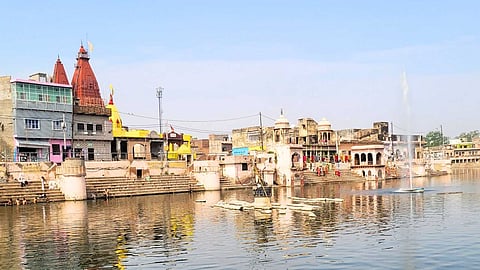 மான்ஸி கங்கா - Mansi Ganga Govardhan