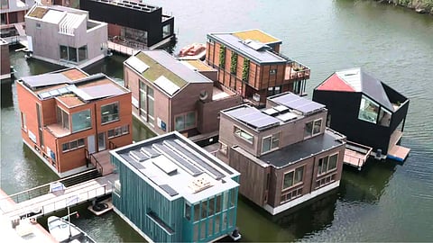 மிதக்கும் வீடுகள் - Floating Houses