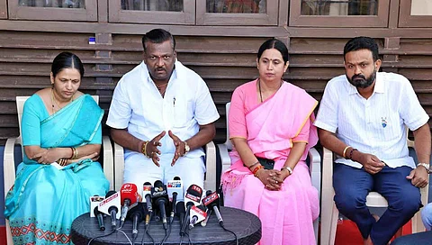ಲಕ್ಷ್ಮಿ ಹೆಬ್ಬಾಳ್ಕರ್ ನಿವಾಸಕ್ಕೆ ನೇಹಾ ಪೋಷಕರ ಭೇಟಿ