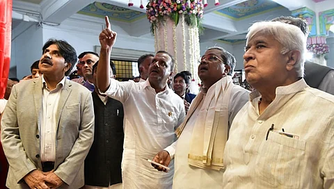 ಸಿಎಂಗೆ AI ಕ್ಯಾಮೆರಾ ತೋರಿಸುತ್ತಿರುವ ಸ್ಪೀಕರ್ ಯುಟಿ ಖಾದರ್