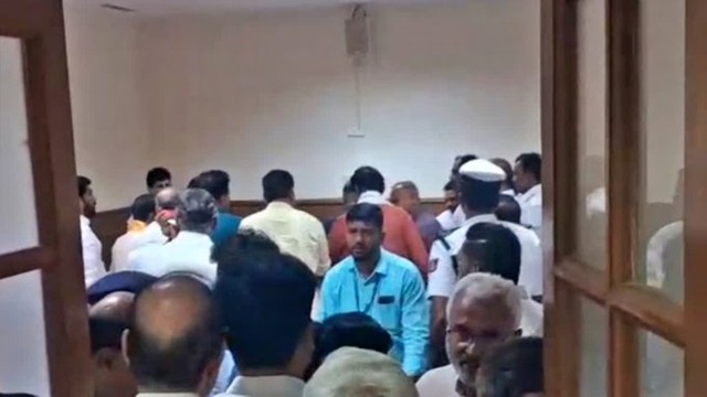 BJP MLAs storm Speakers chamber