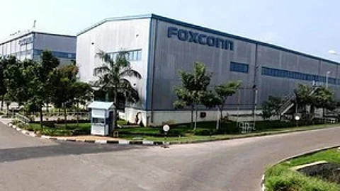 Foxconn recalls Chinese staff from India