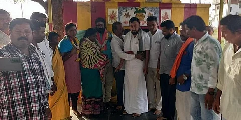 ಶಂಕರ್ ಮತ್ತು ಅವರ ಕುಟುಂಬ ಕೊಪ್ಪಳದ ಕಾರಟಗಿ ಗ್ರಾಮದಲ್ಲಿ ಹಿಂದೂ ಧರ್ಮಕ್ಕೆ ಮರಳಿದರು.