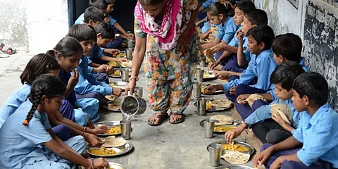 ಬಿಸಿಯೂಟ ಸೇವಿಸಿ ಮಕ್ಕಳು ಅಸ್ವಸ್ಥ (ಸಾಂದರ್ಭಿಕ ಚಿತ್ರ)