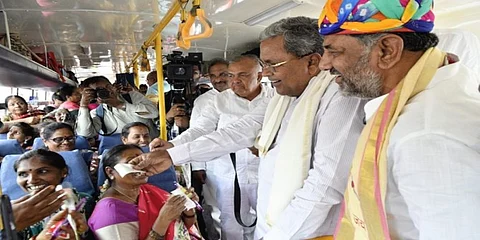 ಶಕ್ತಿ ಯೋಜನೆಗೆ ಚಾಲನೆ ನೀಡಿದ ಮುಖ್ಯಮಂತ್ರಿ ಸಿದ್ದರಾಮಯ್ಯ, ಉಪಮುಖ್ಯಮಂತ್ರಿ ಡಿಕೆ ಶಿವಕುಮಾರ್