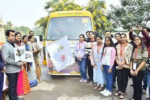 Mayor Pramila Pandey of Kanpur Nagar Flagging Off The First Kanpur Darshan Bus