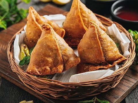 Iconic Samosa Spots In Kanpur