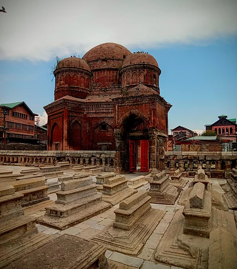 Mazaar-i-Salaatin In Budshah Tomb Where Zain-ul-Abidin Budshah is also buried in Srinagar, Kashmir.