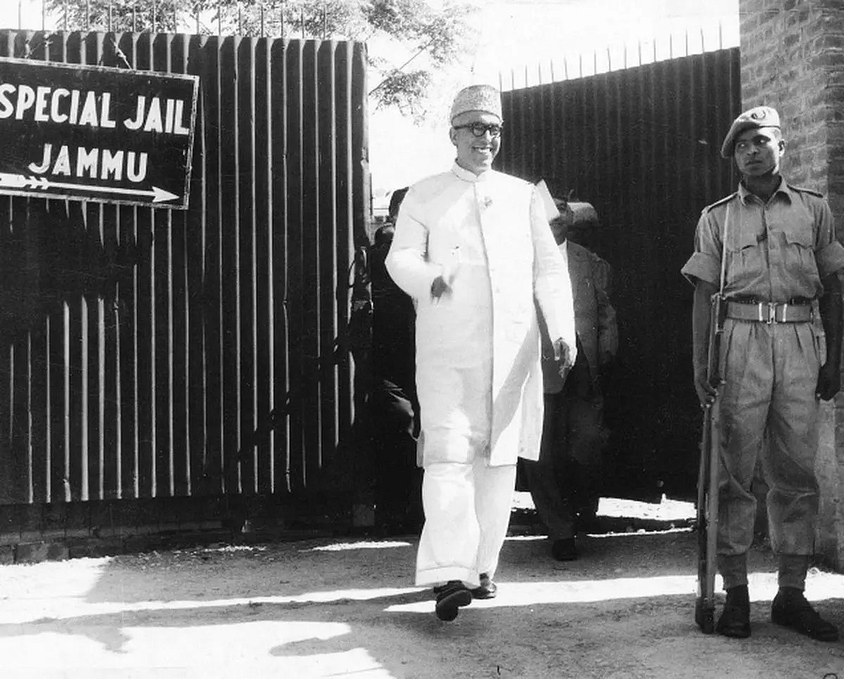 Sheikh Abdullah coming out of a special jail in Jammu in 1964.