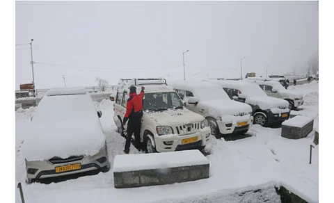 Winter season’s first snowfall covers Gulmarg, a tourist destination in North Kashmir, in a white blanket of snow on Friday, November 10, 2023. KT Photo/Sajad Ahmad