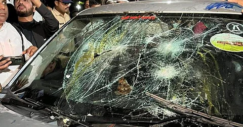 Journalist Nikhil Wagle’s car attacked in Pune by BJP workers. Photo/OPen Source