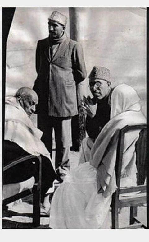 (In the photograph: Sheikh Abdullah & Bakhshi Ghulam Mohammad with Sardar Vallabh Bhai Patel. The lady in the picture couldn’t be identified precisely though it was guessed to be Mridula Sarabhai, who was the AICC general secretary and was closely connected with the Kashmir leadership in that period) Photo/Facebook Post