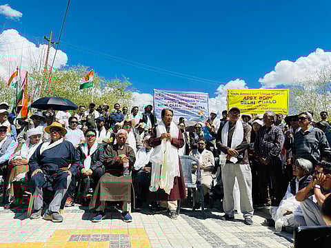 Ladakh Environment activist and innovator Sonam Wangchuk addressing the volunteers of 1000-kilometer long ‘Delhi Chalo Padyatra’ from Leh to Delhi. Photo/Special Arrangement