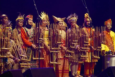 "أنكلونج" آلة موسيقية مذهلة