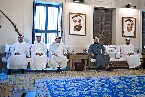 محمد بن راشد خلال اللقاء