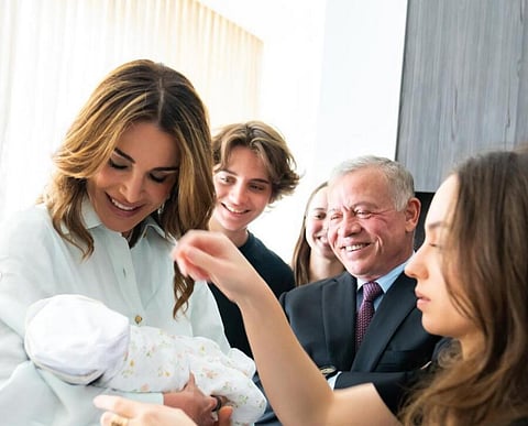 فرحة العائلة الملكية بالمولودة الجديدة