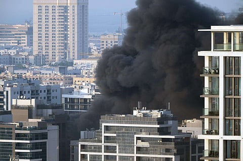 تصاعد الدخان من الموقع