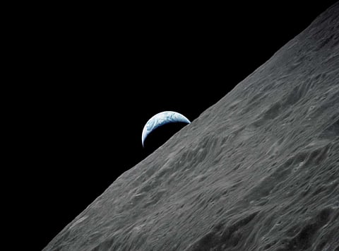 الأرض كما تظهر في صورة التقطتها وكالة ناسا من مركبة الفضاء أبولو 17 في مدار حول القمر عام 1972. الصورة: ملف رويترز. الصورة مستخدمة لغرض التوضيح