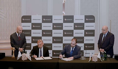 توقيع اتفاقية شراكة بين الطرفين