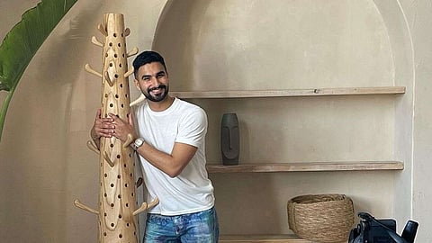 عمر القرق مع اول تصاميمه