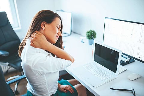 آلام جسدية وجفاف البشرة